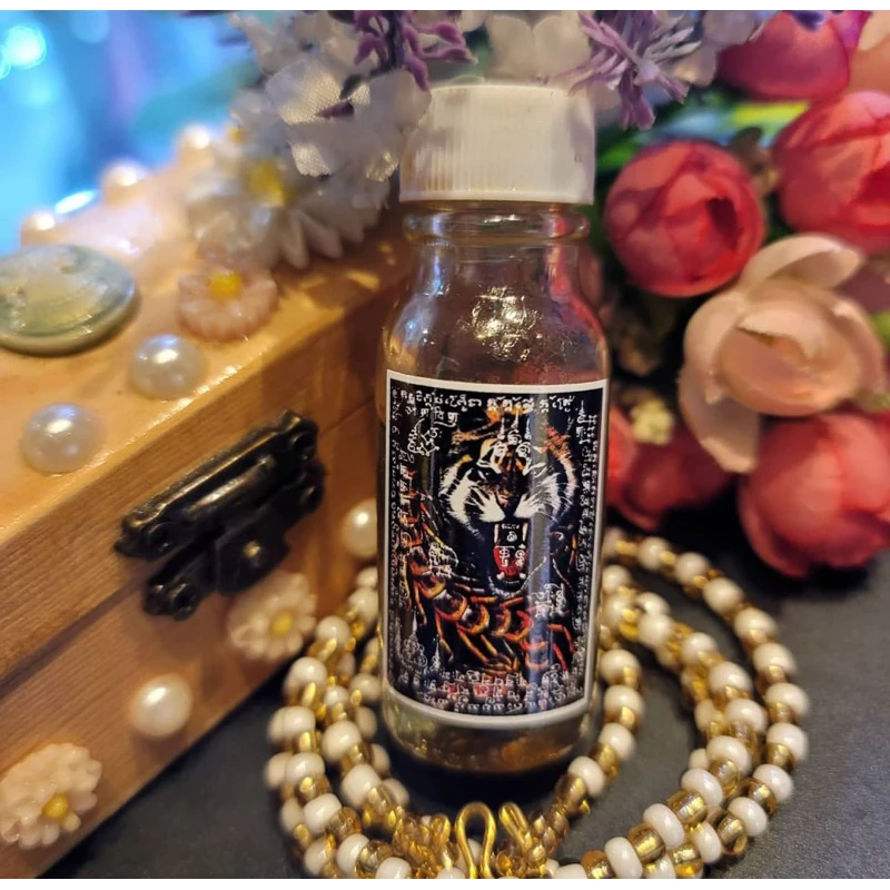 Thai Achanshi Limited Edition Centipede Fortune Tiger Oil Rare Please Come Back to Taiwan 💥 Only One Bottle💥